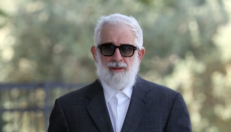 Πέτρος Φιλιππίδης