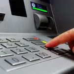 Προσοχή στο ΑΤΜ – Aν δείτε αυτή τη λεπτομέρεια μην βγάλετε χρήματα