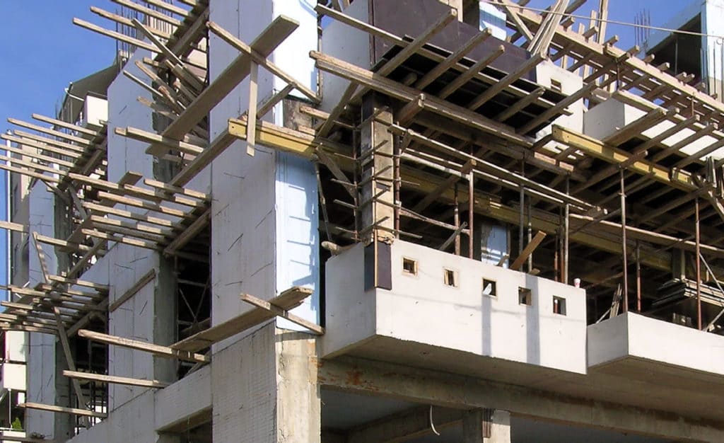 Τεράστια πτώση της οικοδομικής δραστηριότητας μέσα στο 2025