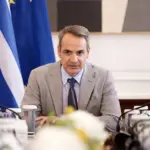 Κυριάκος Μητσοτάκης: «Υποχρέωσή μας να σκύψουμε το κεφάλι πάνω από την ακρίβεια»