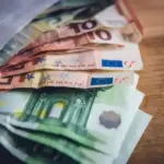 ΚΕΑ Αυγούστου 2025: Πότε πληρώνονται οι δικαιούχοι και τι αλλάζει στις αιτήσεις