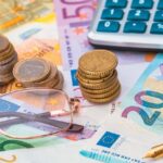 ΔΕΘ: Τέλος στην προσωπική διαφορά, νέο πλαίσιο για επίδομα 250€ και φοροελαφρύνσεις 1,5–2 δισ.€