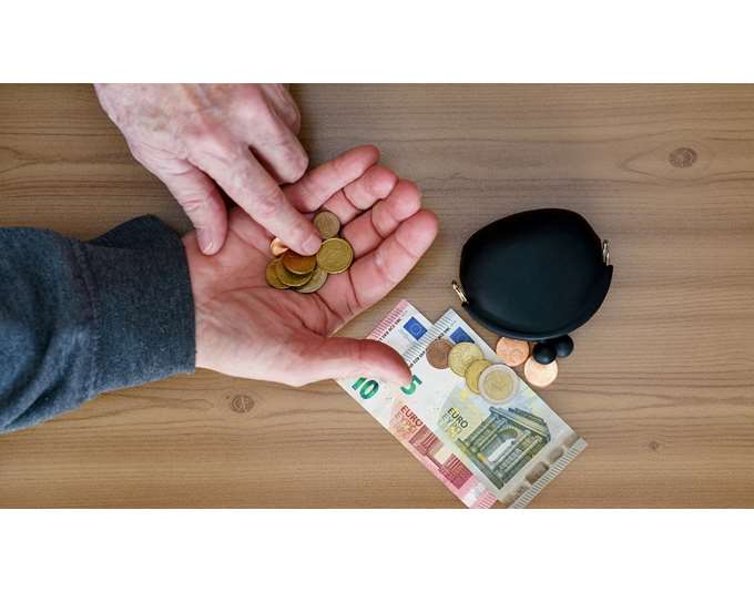 Συντάξεις: Αυξήσεις για 650.000 δικαιούχους – Τα δύο σενάρια
