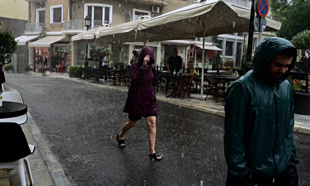 Καύσωνας με μπόρες και καταιγίδες – Τι λέει ο Μαρουσάκης για τις επόμενες μέρες
