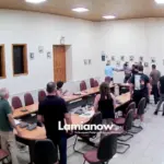 Βίντεο: Άγριος καβγάς στο Δημοτικό Συμβούλιο Μακρακώμης – Μέλη αντάλλαξαν σπρωξιές και ύβρεις