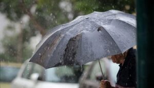 Καιρός: Μπόρες, καταιγίδες και χαλάζι στο βορειοδυτικό τόξο – ζέστη ξανά στις αρχές Σεπτεμβρίου