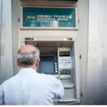 Επίδομα 409,13 ευρώ: Ποιοι ηλικιωμένοι το δικαιούνται και ποιοι μένουν εκτός