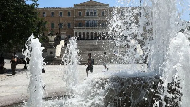 Καιρός: Νέα θερμή εισβολή με 40άρια – Τι δείχνει το GFS για την Ελλάδα