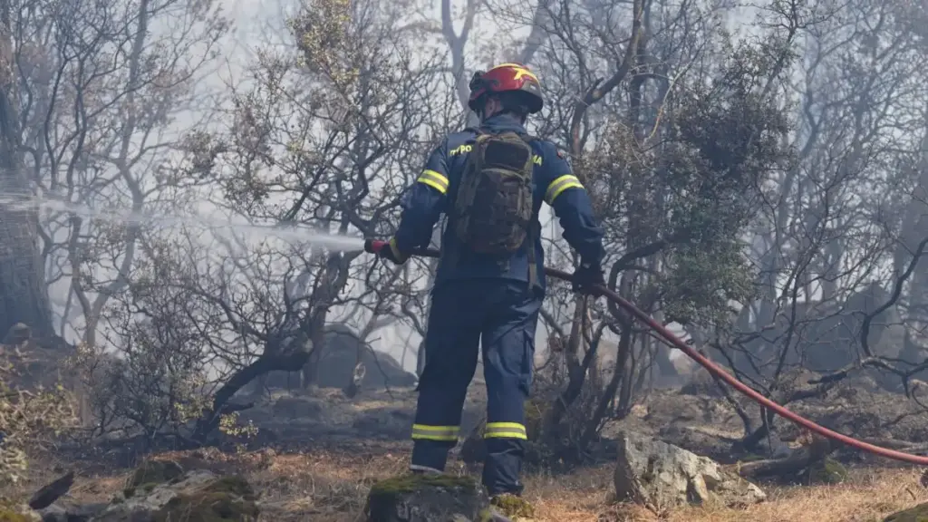 Σοκαριστική υπόθεση εμπρησμού στη Λέσβο με ομολογία 57χρονου