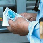 ΟΠΕΚΑ: Νωρίτερα οι πληρωμές τέλους μήνα λόγω Σαββατοκύριακου