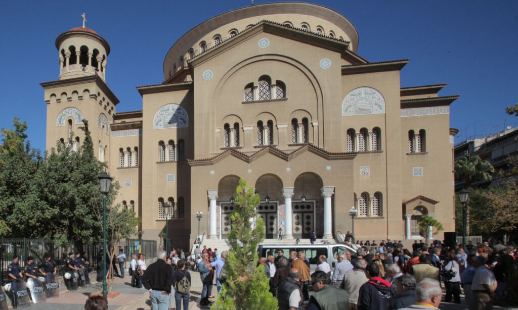 Άγρια ληστεία με ξυλοδαρμό και σπασμένα δόντια στο κέντρο της Αθήνας