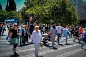 MRB: Οι Αθηναίοι δεν αντέχουν άλλο – Το εισόδημα δεν φτάνει ούτε για τον μήνα