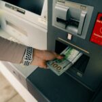 Μεταφορά χρημάτων: Ποιοι μπαίνουν στο στόχαστρο της Εφορίας