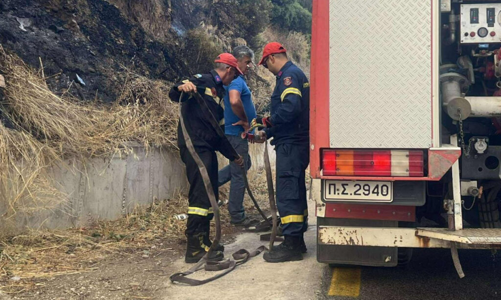 Συναγερμός στο Μαρκόπουλο: Φωτιά ξέσπασε κοντά σε οινοποιείο – Επιχείρηση της Πυροσβεστικής