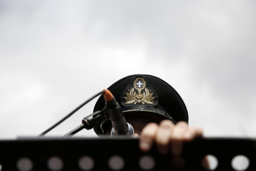Αναδρομικά έως 2.619 ευρώ και νέο μισθολόγιο με αυξήσεις για στρατιωτικούς