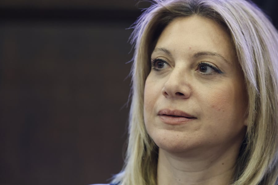 «Βολές» Καρυστιανού σε Άδωνι: «Σας ξεμπροστιάζω»
