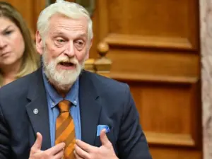 Σάλος με τη δήλωση Λοβέρδου: «Ζω μόνο με τη βουλευτική αποζημίωση» την ώρα που οι πολίτες στενάζουν στην ακρίβεια