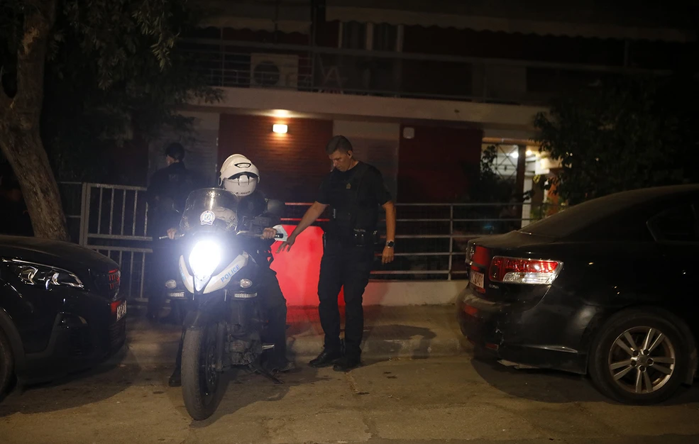 Νέος Κόσμος: Διπλό φονικό ή οικογενειακή τραγωδία με καραμπίνα