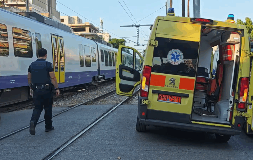 Τραγωδία στην Κωνσταντινουπόλεως: Τρένο παρέσυρε πεζό