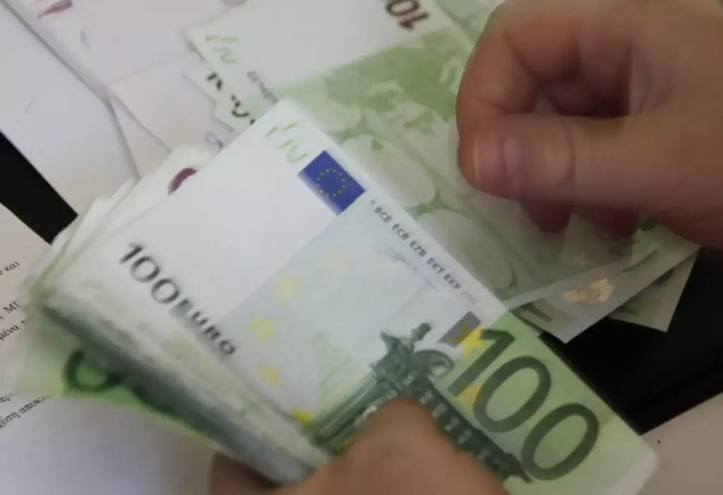 Μισθοί και συντάξεις: Αυξήσεις έως 400 ευρώ