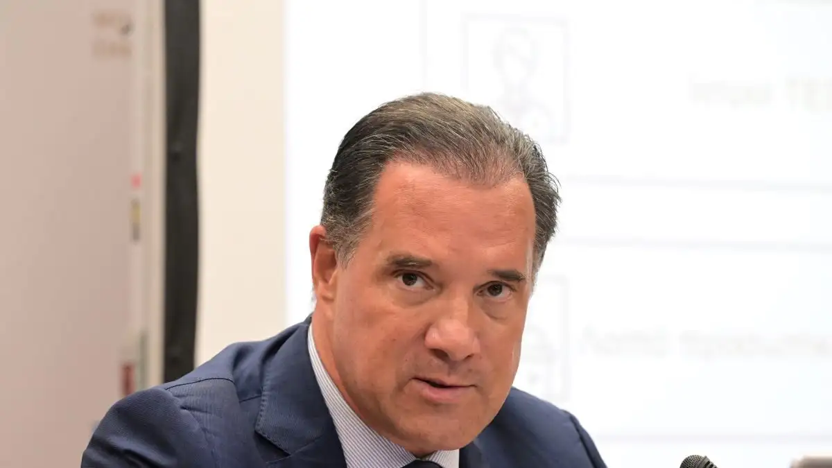Άδωνις Γεωργιάδης: Μπήκα στο Λουτρό του Πολιχνίτου και μου πέρασε η μέση, λέω στην Ευγενία πρέπει να πάμε