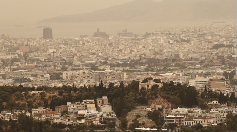 Αφρικανική σκόνη στην Αθήνα: Πότε θα φύγει – Τι πρέπει να κάνουμε