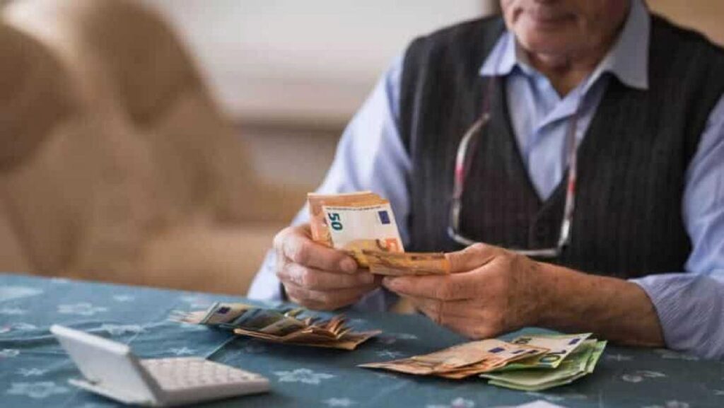 Αναδρομικά: Νέα πληρωμή σε 10.000 συνταξιούχους – Ποιοι θα πάρουν χρήματα
