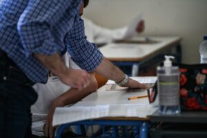 Εθνικό Απολυτήριο: Καταργούνται οι Πανελλήνιες το 2029 – Πώς θα μπαίνουν οι μαθητές στα πανεπιστήμια