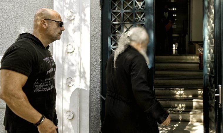 Μέγα Σπήλαιο Καλαβρύτων: Ο 69χρονος μεσάζων «εγκέφαλος» της σπείρας με τα αρχαία – Συνεχίζονται οι αποκαλύψεις