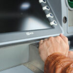 Τέλος τα ΑΤΜ: Τι θα τα αντικαταστήσει – Πώς θα γίνονται οι συναλλαγές