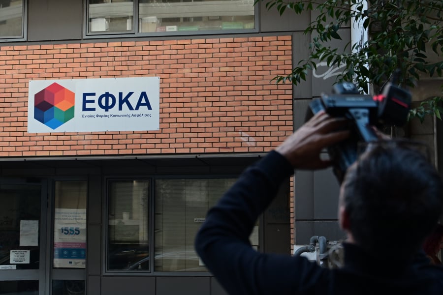 Πλασματικά χρόνια σύνταξης: Ποιοι κερδίζουν, πόσο κοστίζει και πώς «ξεκλειδώνει» η έξοδος πριν τα 62