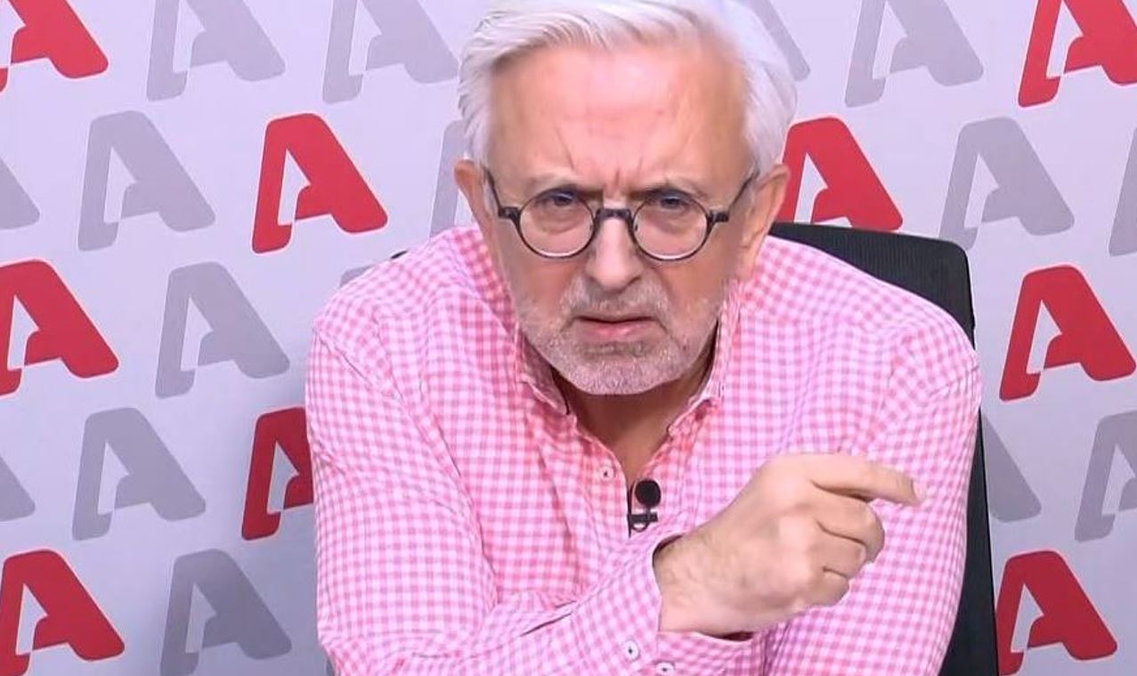 Συγκλονίζει ο Δήμος Βερύκιος για τον αδερφό του: «Πέθανε μπροστά στα μάτια της μάνας μας»