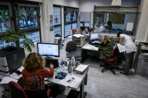 Επαναφορά 13ου και 14ου μισθού: Τι θα γίνει τελικά
