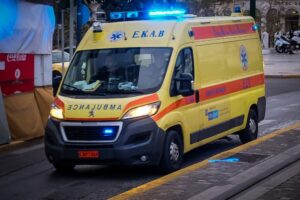 Θρήνος στα Πατήσια: Πέθανε γυναίκα που γέννησε μέσα στο σπίτι της