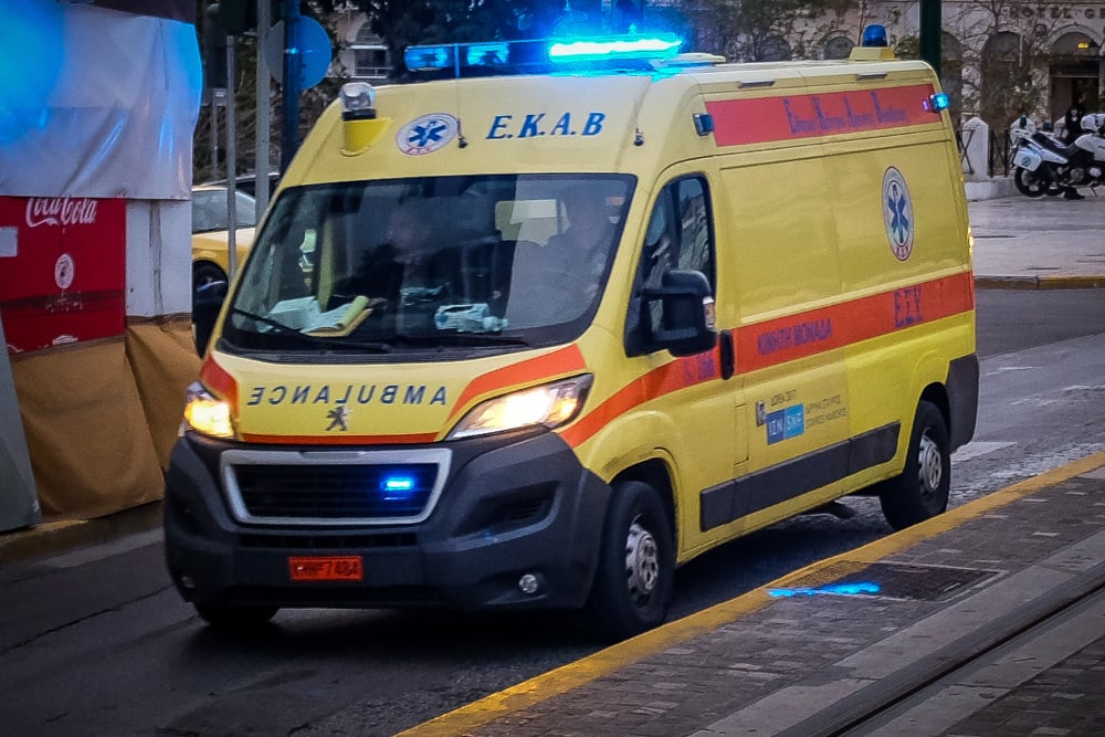 Θρήνος στα Πατήσια: Πέθανε γυναίκα που γέννησε μέσα στο σπίτι της
