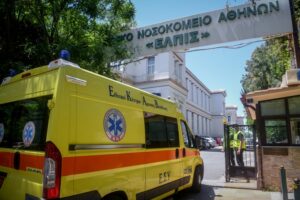 Άνδρας απειλεί στο νοσοκομείο «Ελπίς» ότι θα πέσει από το μπαλκόνι