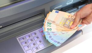 Άνοιξαν οι αιτήσεις για εποχικό επίδομα έως 1.375 ευρώ – Ποιοι δικαιούνται και πώς θα το λάβουν