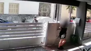 Βίντεο από τη σεξουαλική επίθεση Σύρου σε ανήλικη στο Αιγάλεω – Αυνανιζόταν μπροστά της έξω από το σπίτι της