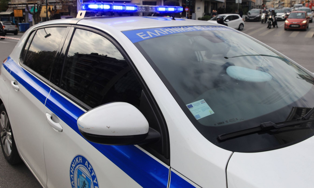 Θεσσαλονίκη: Οδηγός σε αμόκ διέλυσε οκτώ αυτοκίνητα και αρνήθηκε αλκοτέστ – Σοβαρά περιστατικά μέσα σε μία νύχτα