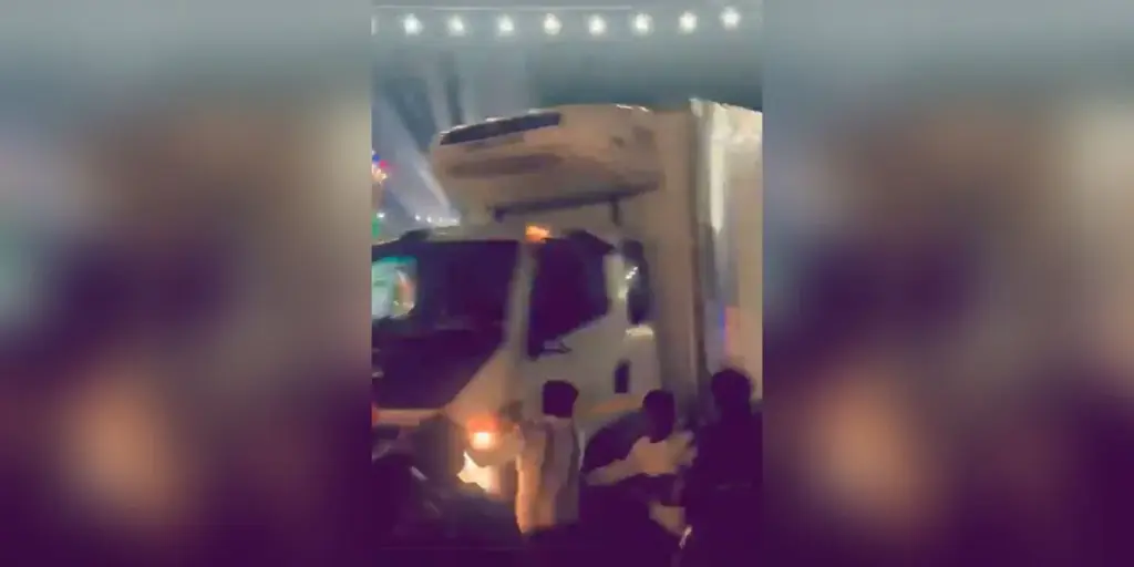 Σκληρό βίντεο: Φορτηγό σκότωσε 8 άτομα και τραυμάτισε 20 – Σοκαριστικό δυστύχημα σε ινδουιστική γιορτή