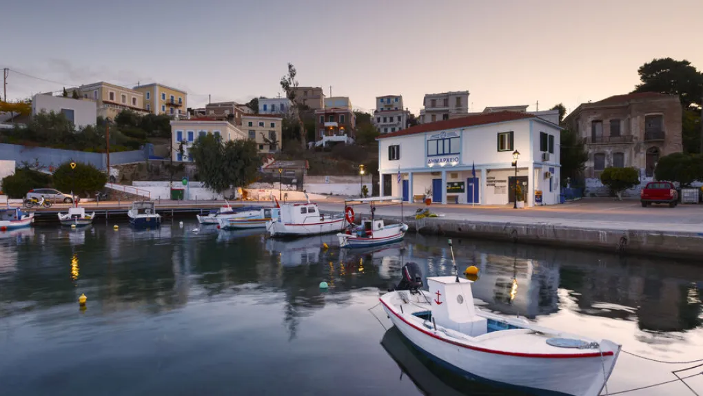 Σε αυτά τα νησιά θα μειωθεί κατά 30% ο ΦΠΑ (Λίστα)