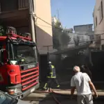 Αιγάλεω: Στιγμές τρόμου σε φλεγόμενο διαμέρισμα – Νεαρός πήδηξε από το μπαλκόνι, δύο ηλικιωμένοι σώθηκαν από την Πυροσβεστική