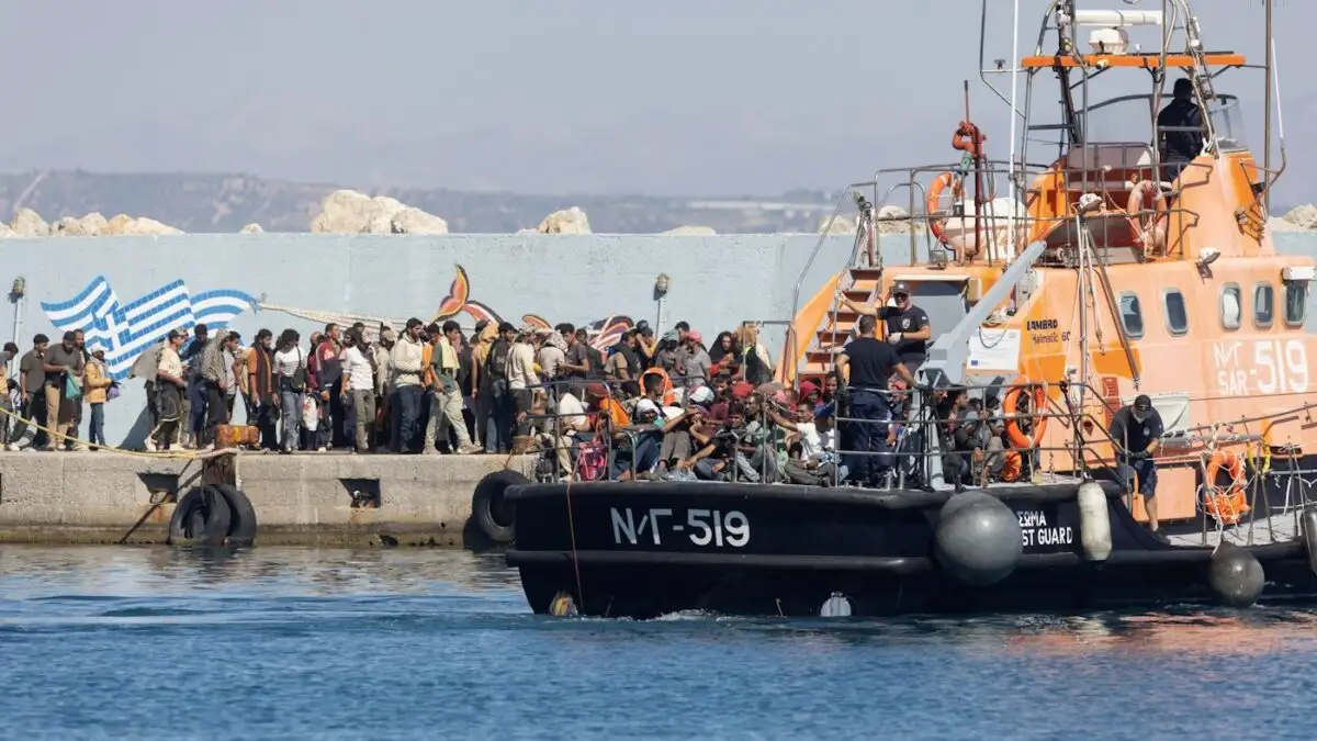Πάνω από 1.100 μετανάστες στην Αγυιά – Αγωνία για υγειονομική «βόμβα»
