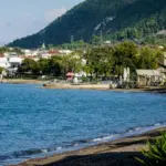 Απαγορεύτηκε το κολύμπι σε πολύ γνωστό μέρος της Ελλάδας – Η περιοχή και η παραλία