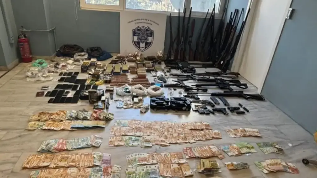 Κρήτη: Καταγγελίες 29χρονου μοναχού, αρπαγή 175 στρεμμάτων και σκιές διαφθοράς σε αστυνομικούς