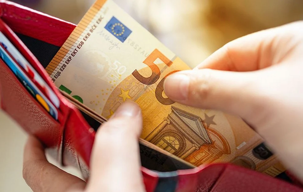 «Βρέχει» λεφτά από αύριο 7/9 – 65 εκ. ευρω σε 65.951 δικαιούχους