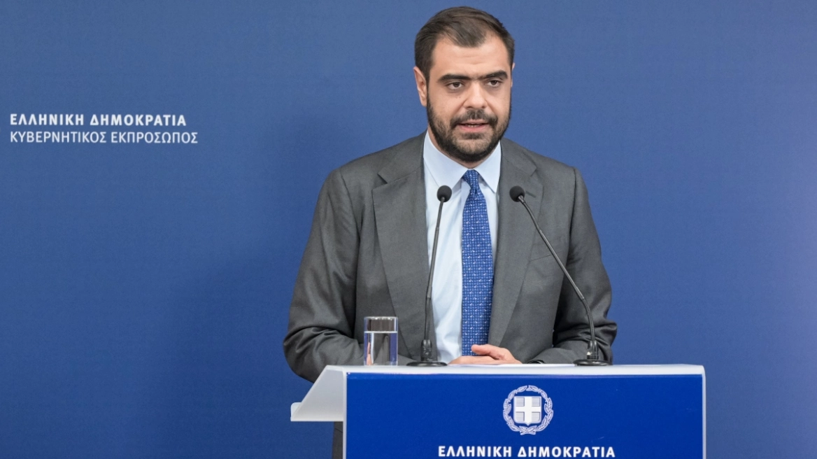 Μαρινάκης: Πώς μειώθηκαν οι φόροι για ελεύθερους επαγγελματίες και τι αλλάζει με τέλος επιτηδεύματος–εισφορά