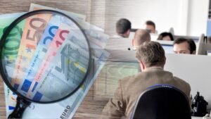Μείωση φορολογικών συντελεστών 2 μονάδες για όλους – Ποιοι δεν θα πληρώνουν τίποτα