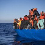 Ψαράς έσωσε βάρκα με 30 μετανάστες ανοιχτά της Γαύδου