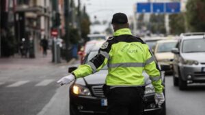 Νέος ΚΟΚ: Με ποια παράβαση χάνετε για πάντα το δίπλωμα οδήγησης